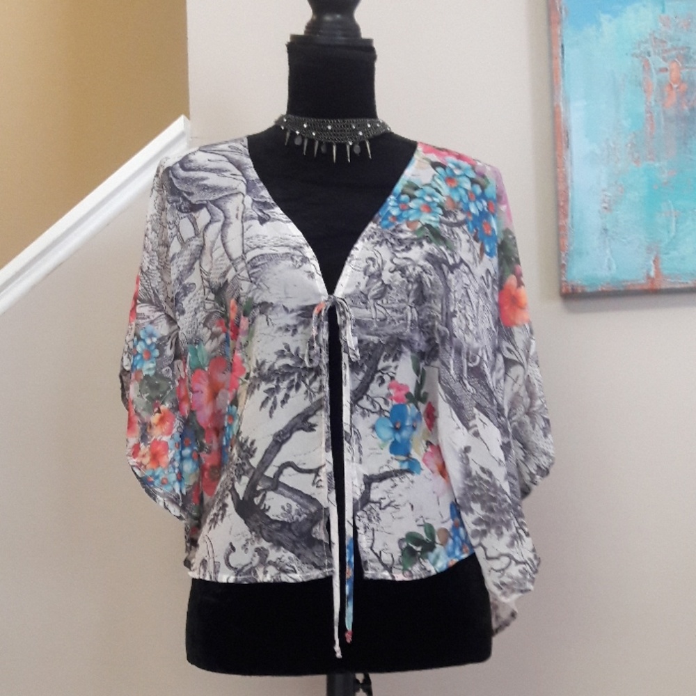 Body Central/ Sheer/ Floral /Kimono/ Batwing Top